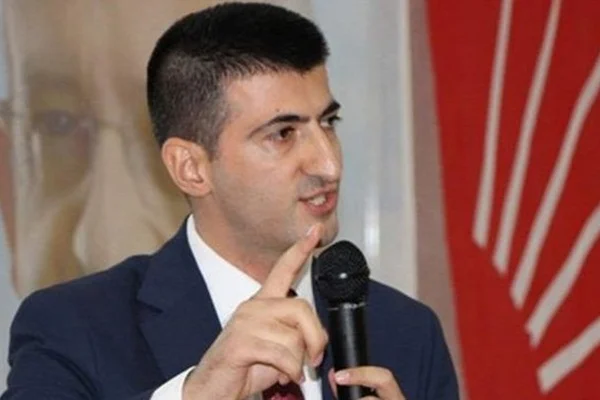 'İBB'ye bağlı merkezdeki tabloları götürüyorlar' iddialarına yalanlama