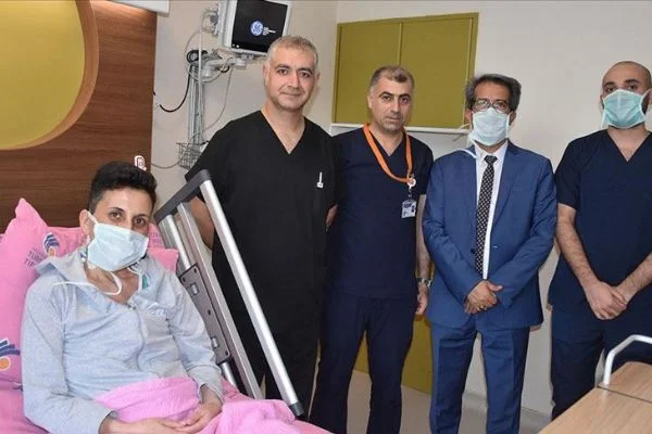 İnce bağırsak nakliyle hayata tutundu
