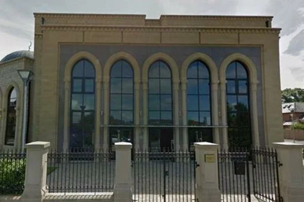İngiltere'de camiye saldırı