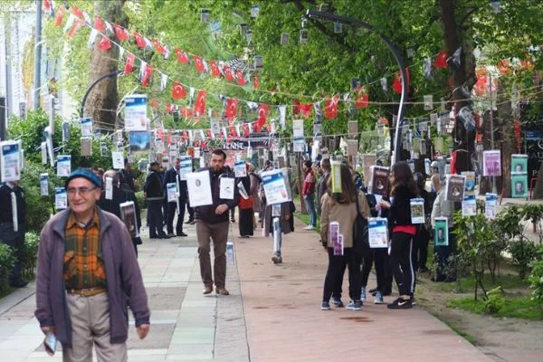 Kocaeli'de ağaçlar kitap açtı