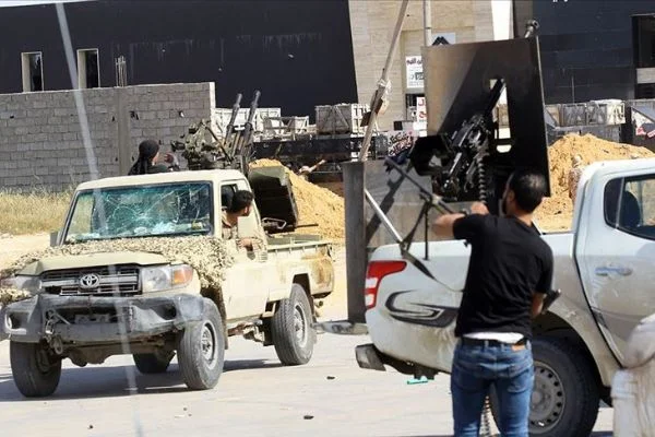 Libya'daki çatışmaların durması için komşu ülkeler devrede