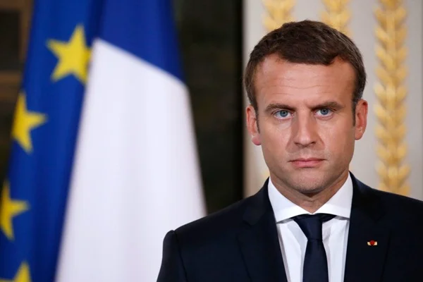 Macron, İslam'ı 'tehdit' olarak tanımladı