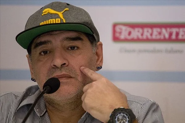 Maradona'dan Maduro'ya destek: Güçlü ol Venezuela