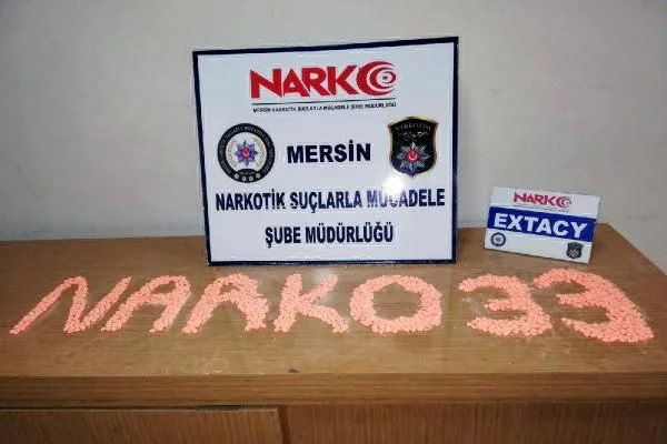 Mersin'de 6 bin 17 uyuşturucu hap ele geçirildi
