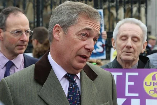 Nigel Farage Brexit Partisinin liderliğini üstlendi