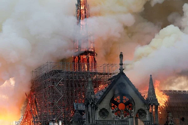 'Notre Dame'ın kuleleri Fatih için 'Kızıl Elma' idi ve hayali sancağını bu kulelere dikmekti'