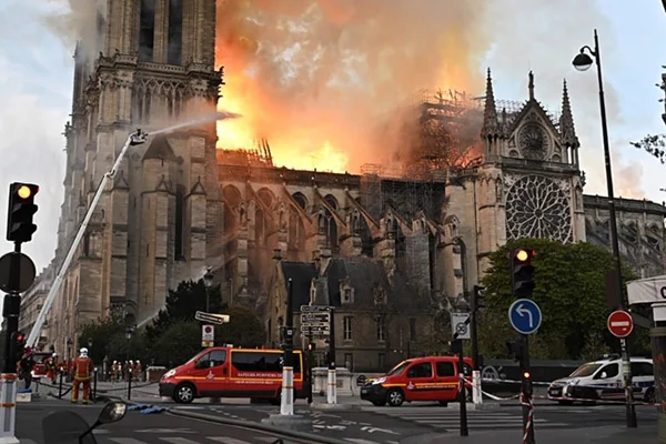 Notre Dame'in yeniden inşaası 5 yıl sürecek