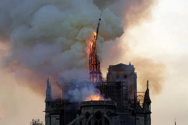 Paris İtfaiyesinden kritik 'katedral' açıklaması
