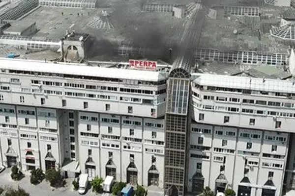 Perpa'da iş yeri yangını