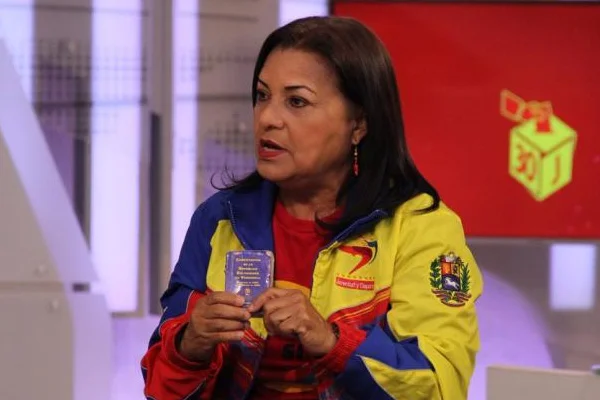 PSUV Genel Başkan Yardımcısı Gladys Requena: Maduro'nun yanındayız