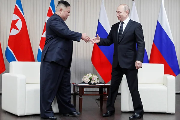 Putin ve Kim'den ABD ve Batı'ya mesaj: Buraya bakın, biz de buradayız