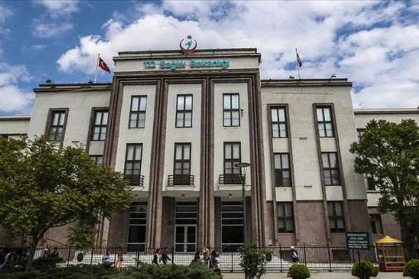 Sağlık Bakanlığı İzmir'deki doktora şiddet olayına müdahil oldu