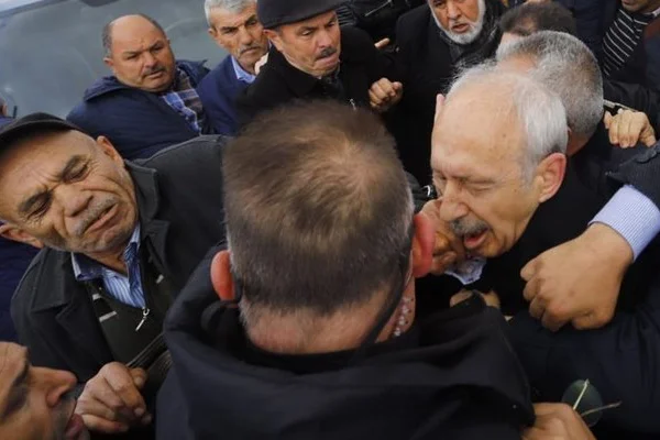 Saldırının ardından CHP'liler Genel Merkez'e gidiyor