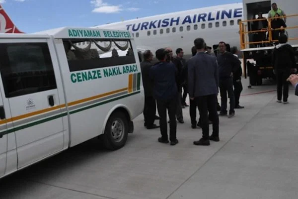 Sri Lanka'da hayatını kaybeden 2 Türk vatandaşının cenazesi Adıyaman'a getirildi