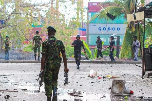 Sri Lanka'da terör saldırıları sonrası güvenlik bürokrasisine neşter