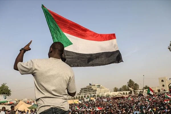 Sudan'da üst düzey yöneticiler cezaevine gönderildi