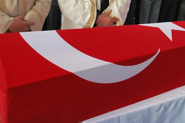 Suriye'de yaralanan asker şehit oldu