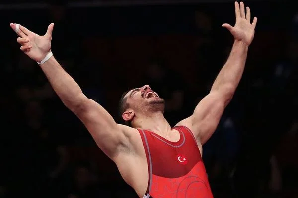 Taha, Tokyo'da 'ya tamam ya devam' diyecek