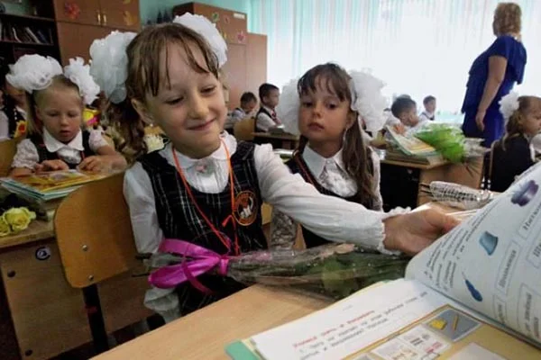 Tatarlar, anadillerinin ilk ve orta okullarda yeniden okutulmasını istiyor