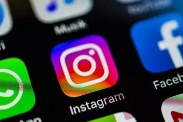 Ulaştırma Bakanı'ndan Whatsapp, Facebook ve Instagram açıklaması