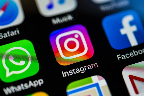 Whatsapp, İnstagram ve Facebook çöktü