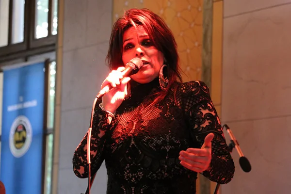Yasmin Levy Edirne Büyük Sinagog'da konser verdi