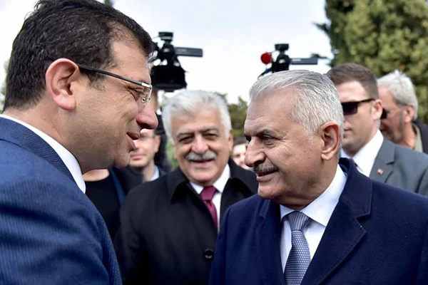 Yıldırım ve İmamoğlu, Özal'ın anma programında karşılaştı