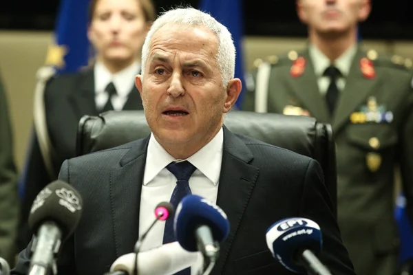 Yunan Savunma Bakanı'ndan S-400 yorumu: Türkiye'yle durumu dengelememiz gerekir