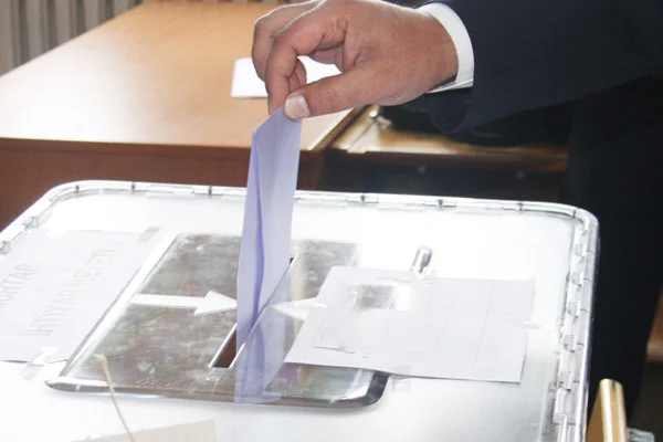 23 Haziran'da 18 yaşını dolduranlar oy kullanamayacak
