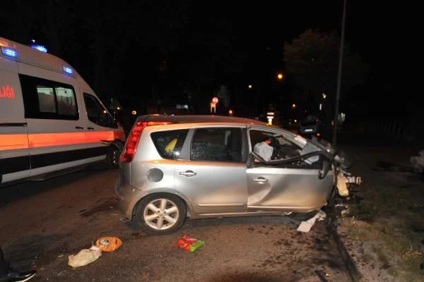 Ağaca çarpan otomobilin sürücüsü, ağır yaralandı