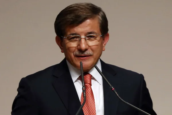 Ahmet Davutoğlu: Konuşmaktan korkmayın