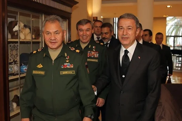 Akar, Rusya Savunma Bakanı ile görüştü