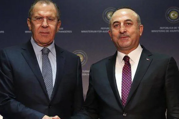 Bakan Çavuşoğlu Rus mevkidaşı Lavrov'la telefonda görüştü