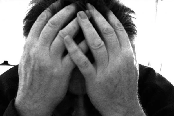 Baş ağrısı depresyonun belirtisi olabilir