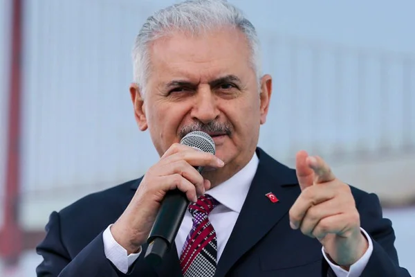 Binali Yıldırım: Oyların yüzde 10'u sayıldı, fark 15 bin azaldı