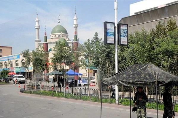 'Çin, Uygur camilerini yıkıyor'