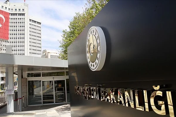 Dışişleri Bakanlığından Ermeni teröristin Erivan'da gömülmesine tepki