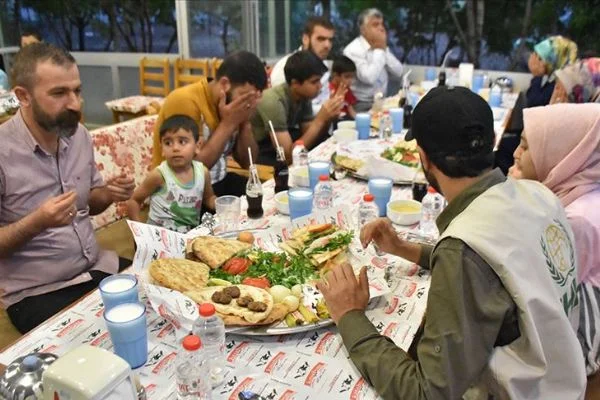 Dört farklı kültür aynı sofrada buluştu
