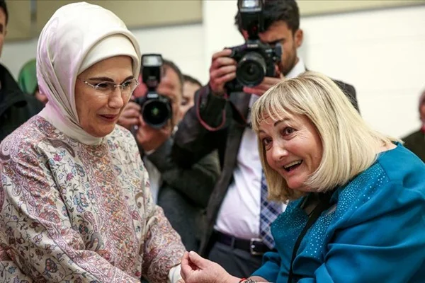 Emine Erdoğan Darülaceze sakinleriyle iftarda buluştu