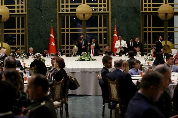Erdoğan, şehit aileleriyle iftarda bir araya geldi