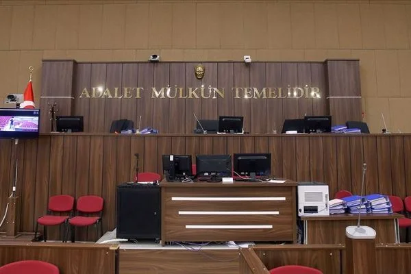 Eski hakim FETÖ ablası çıktı