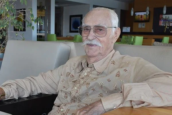Eşref Kolçak hayatını kaybetti