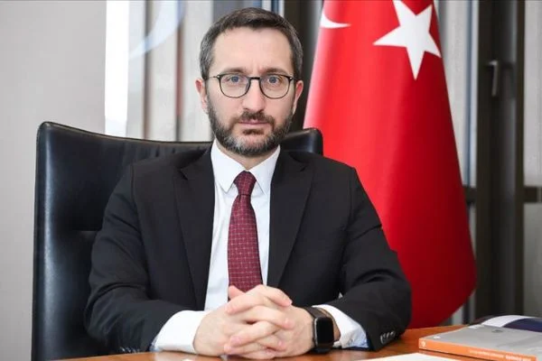 Fahrettin Altun'dan 'Sesimizi duyan var mı' paylaşımı