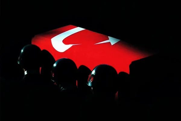 Fırat Kalkanı Bölgesi'nde yaralanan asker şehit oldu