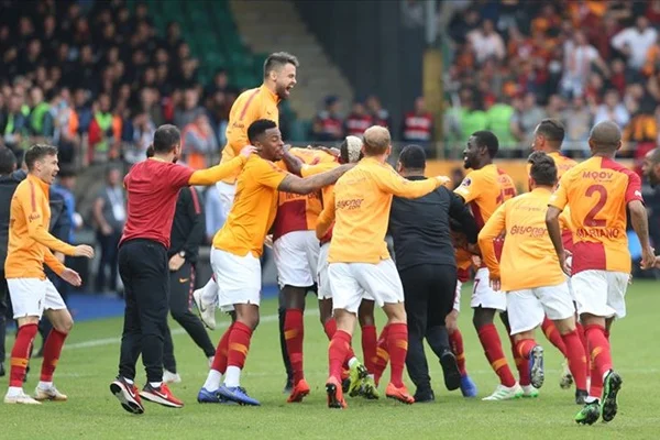 Galatasaray zorlu deplasmandan 3 puanla döndü