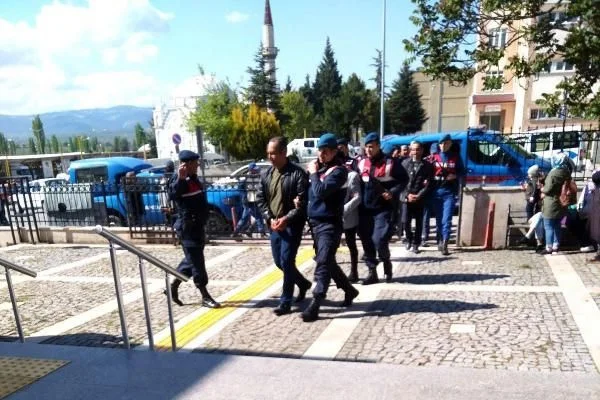 Gediz'de izinsiz kazıya tutuklama