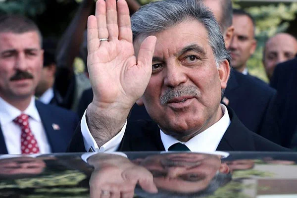 Gül uzun süre sonra sessizliğini bozdu... 'Kötü niyetli ve saygısızca.'