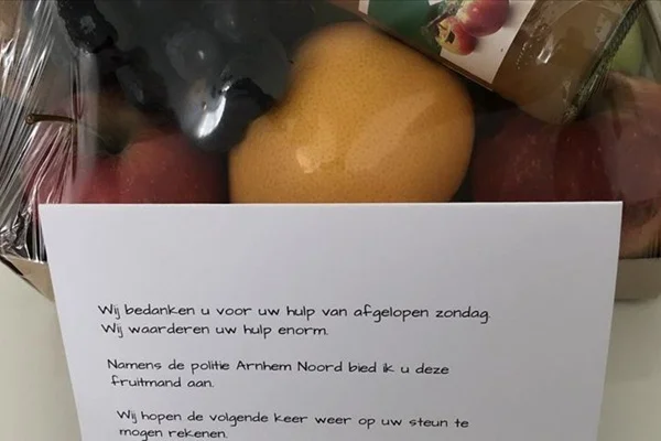 Hollanda'da bir Türk polislere yardım edip hayat kurtardı