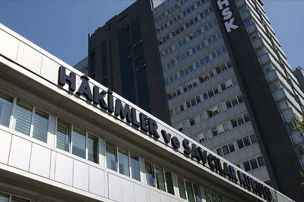 HSK, bir hakimi görevden uzaklaştırdı