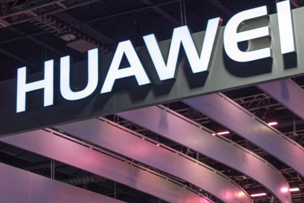 Huawei kendi işletim sistemi için tarih verdi
